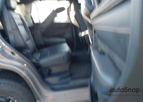 2025 Toyota Sequoia Trd Pro z USA, uszkodzony, nr VIN 7SVAAABA4SX054320